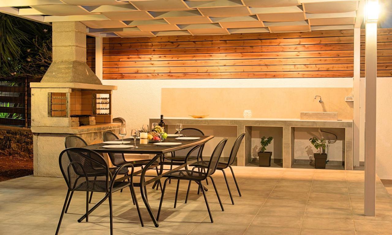Etoile Heated Pool Villa *